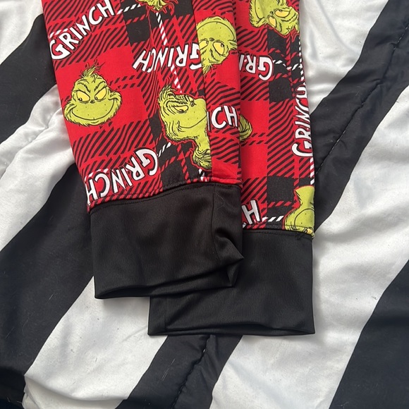 The Grinch Pajama set - Picture 3 of 4